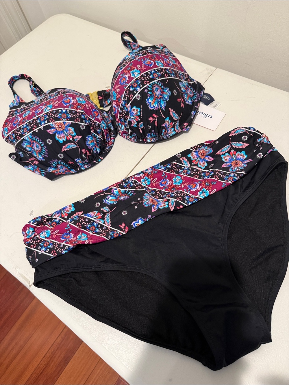 NWT Black Bikini Pink Blue Floral SZ 18 Top 40DD molded underwire cups